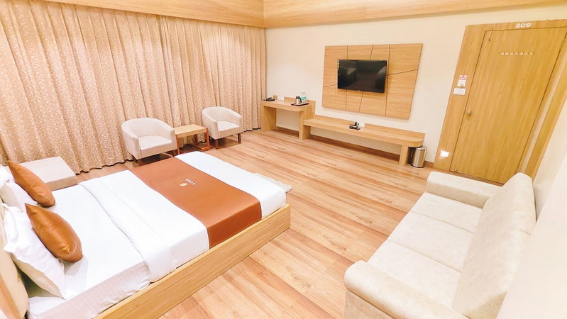 Hotel 9 Coin, Rahata, India