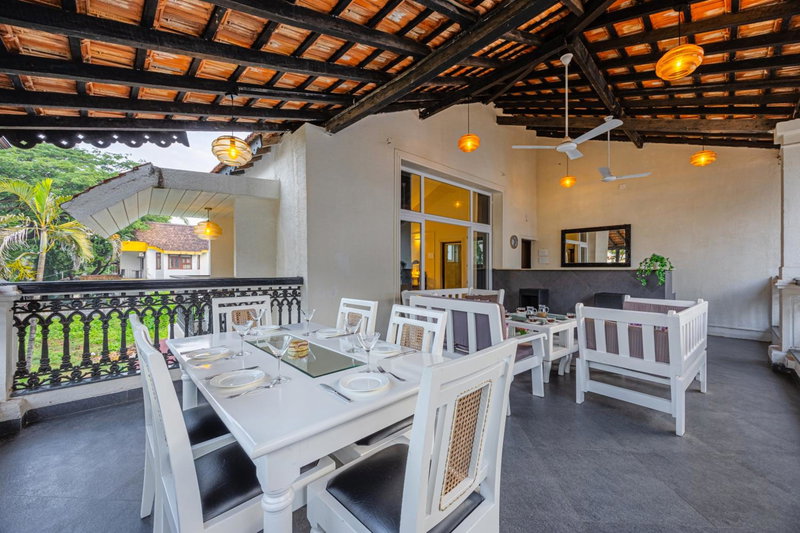 ELIVAAS Signature 4 BHK Villa near Beach with Private Pool & Bar - Casa Boa Vida, Goa, India