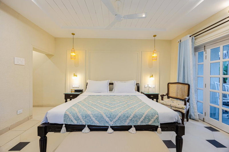 ELIVAAS Signature 4 BHK Villa near Beach with Private Pool & Bar - Casa Boa Vida, Goa, India