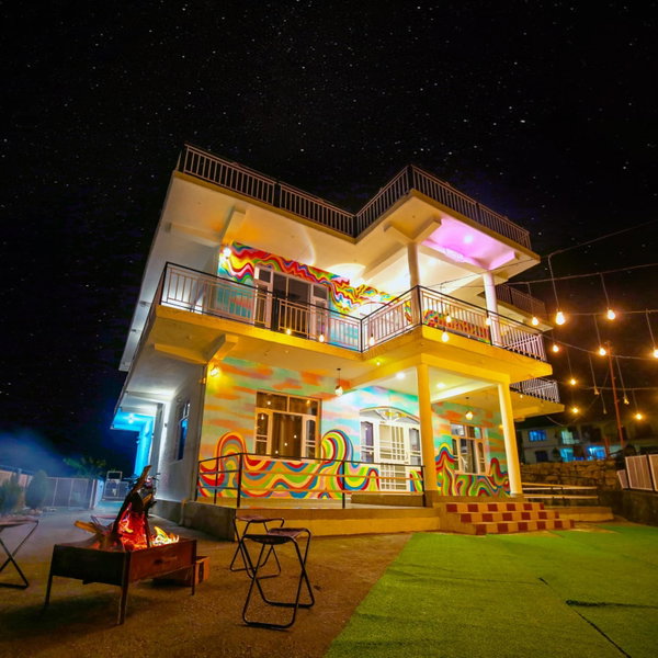 The Bunksters Bir, Bīr, India