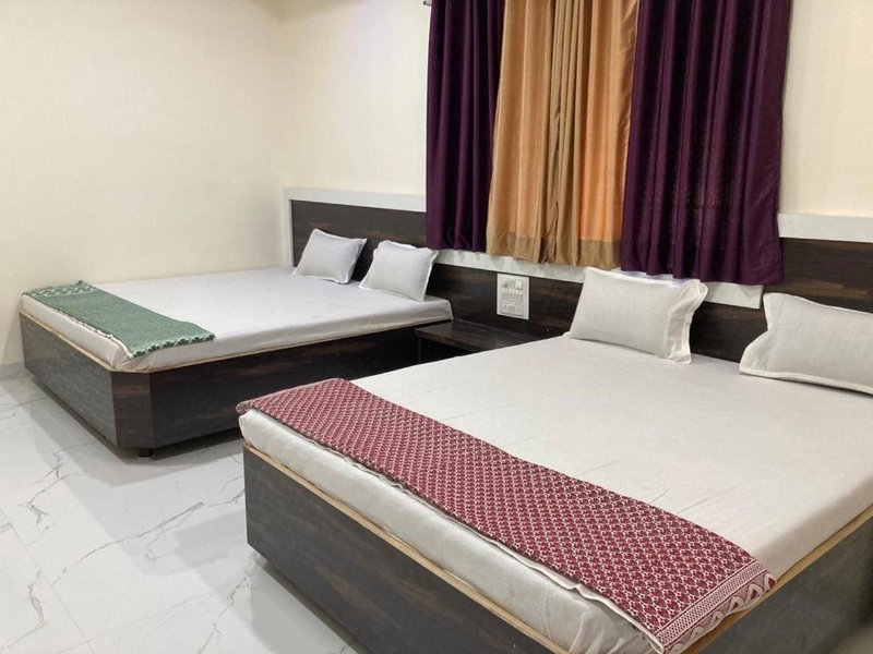 Hotel Sai viraj palace, Shirdi, India