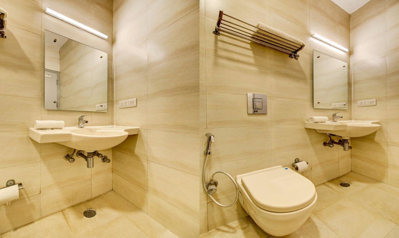 Treebo Mall View, DLF Phase II, Gurgaon, India
