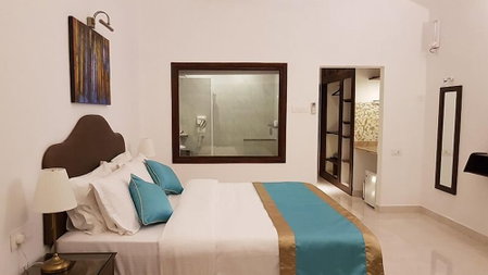 Cochichos Resort, Vagator, India