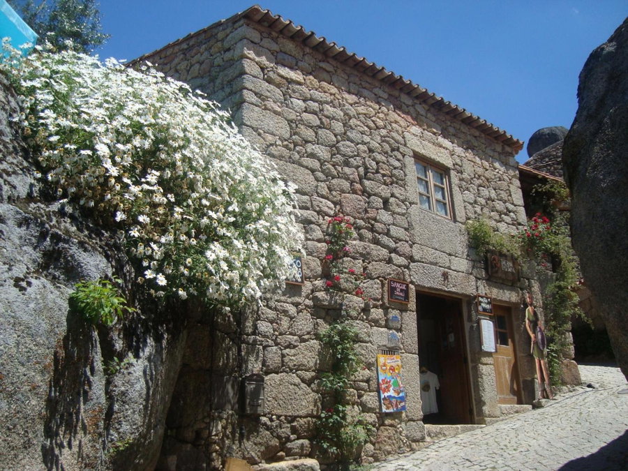 Taverna Lusitana, Monsanto, Portugal