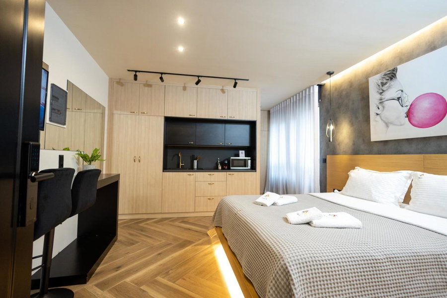 Triple A - Prime Location - Between Monastiraki & Syntagma Square-FREE Parking!, Athens, Greece