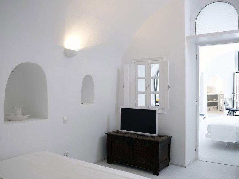 1864 The Sea Captain's House, Santorini, Greece