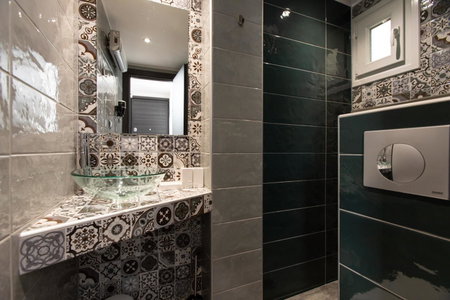 Downtown Luxury Boutique Suites : the red suite, Thessaloniki, Greece