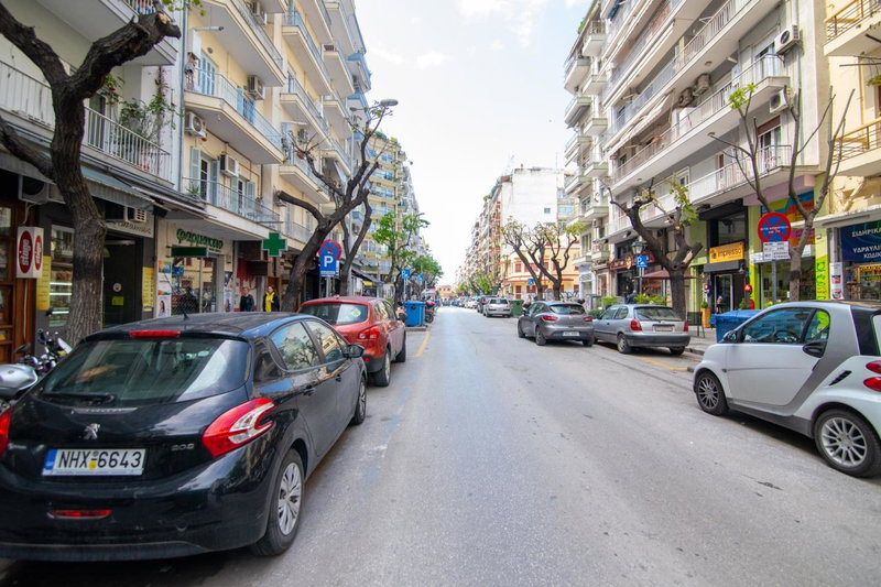 Downtown Luxury Boutique Suites : the red suite, Thessaloniki, Greece