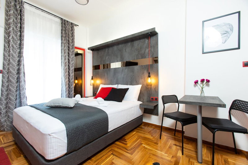 Downtown Luxury Boutique Suites : the red suite, Thessaloniki, Greece