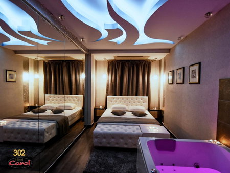 Carol Hotel, Piraeus, Greece