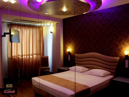 Carol Hotel, Piraeus, Greece