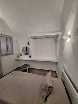 Anamnesis City Spa, Fira, Greece