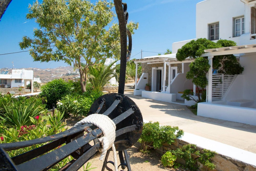 Bellou Suites, Greece