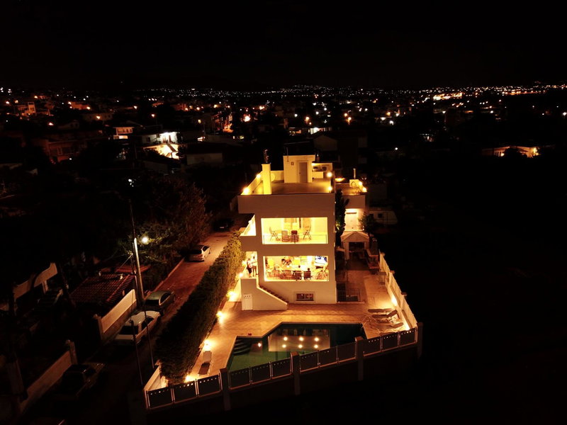 Villa d'Irene-near athens airport , 200 meters from the beach davis, Artemida, Greece