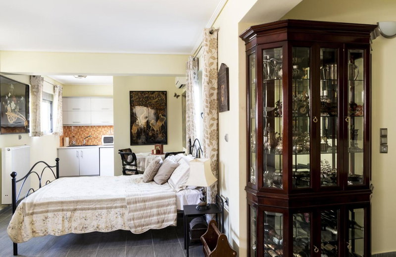 Villa d'Irene-near athens airport , 200 meters from the beach davis, Artemida, Greece
