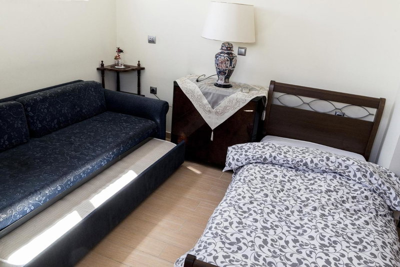 Villa d'Irene-near athens airport , 200 meters from the beach davis, Artemida, Greece