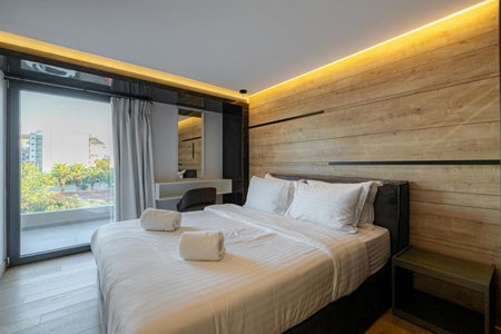 Earth Boutique Apartments next to Stavros Niarchos, Athens, Greece