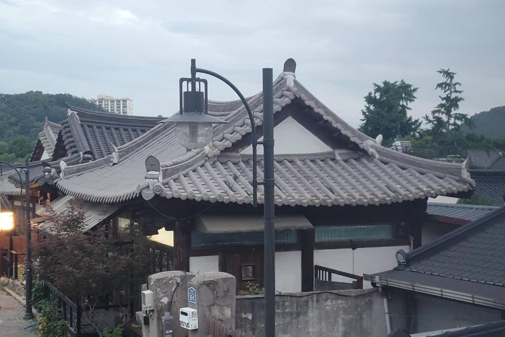 Hyanggyo-gil, Seonwooga, South Korea