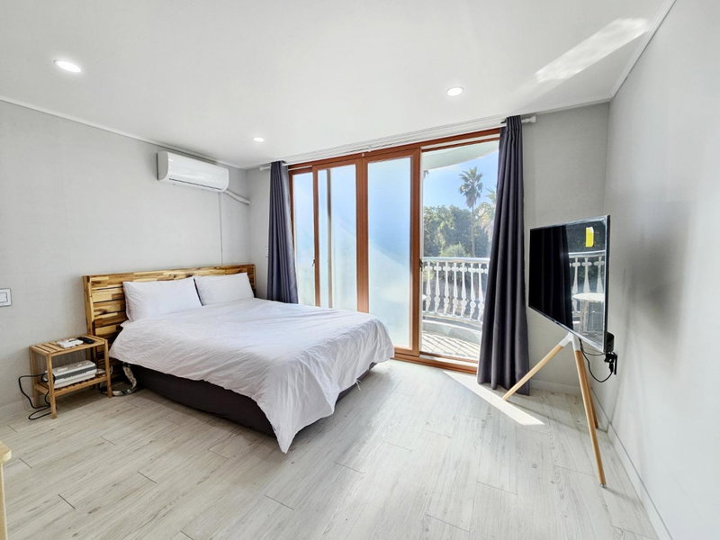 Greenside Pension, Seogwipo, South Korea