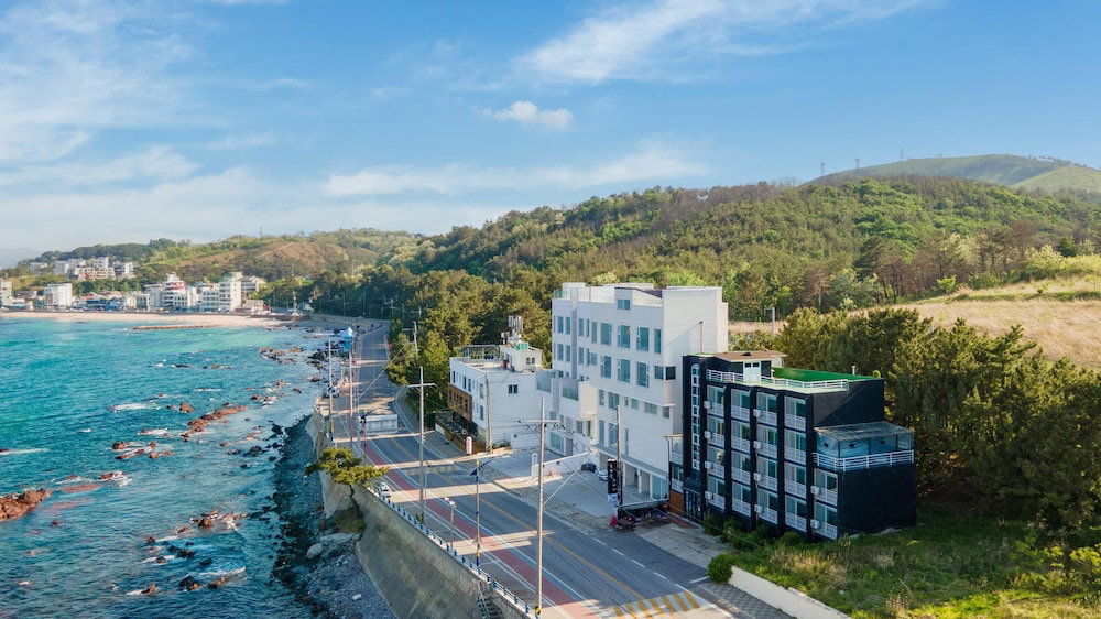 Hotel · Donghae Donghaeleulkeulida Pension, Donghae