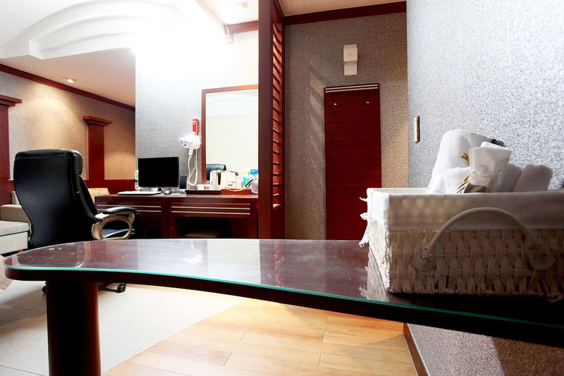 Luxury Hotel Osan, Osan, South Korea