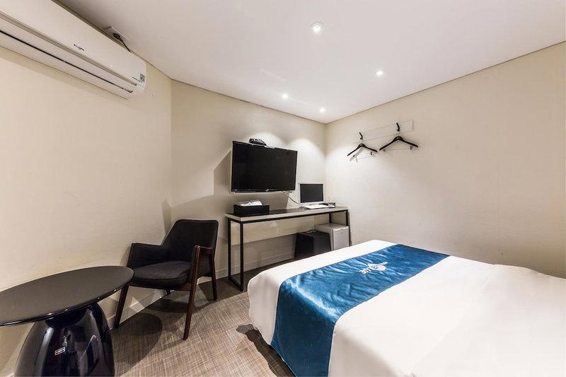Hotel The Blue Cheonho, Seoul, South Korea