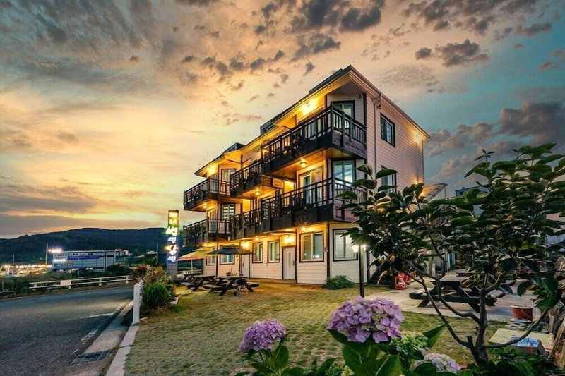 Star moon Pension, Geoje, South Korea