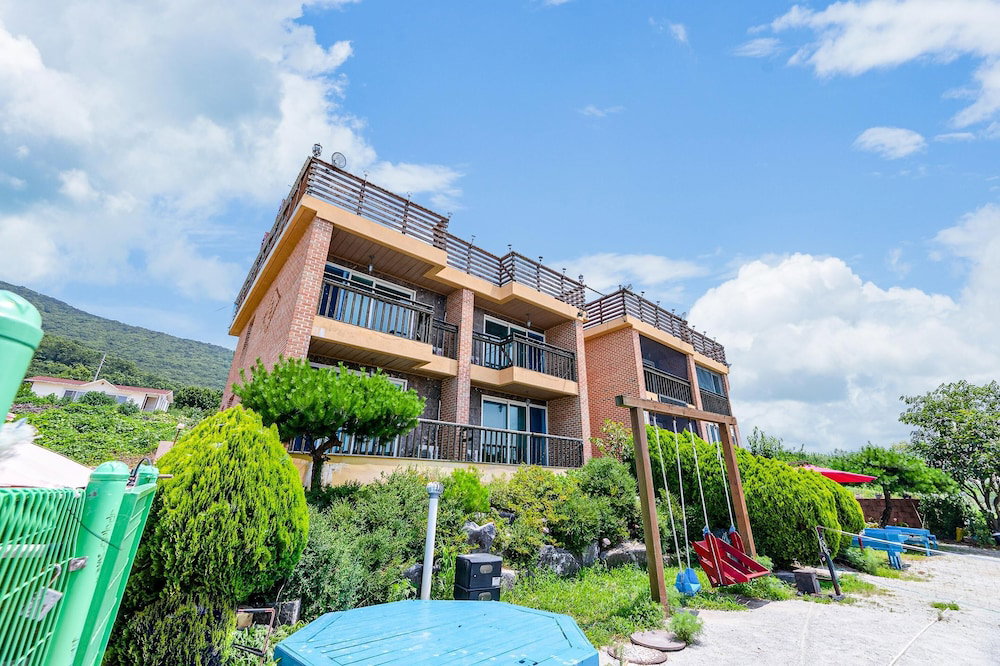 Ganghwa Badatgashimteo Pension, South Korea