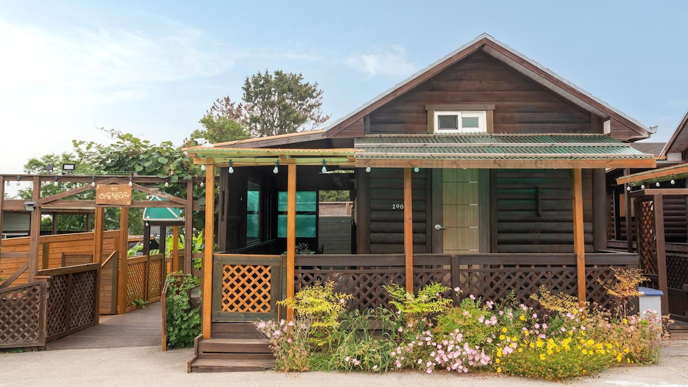 Boryeong Hiddenvillage Dokchae Poolvilla, South Korea