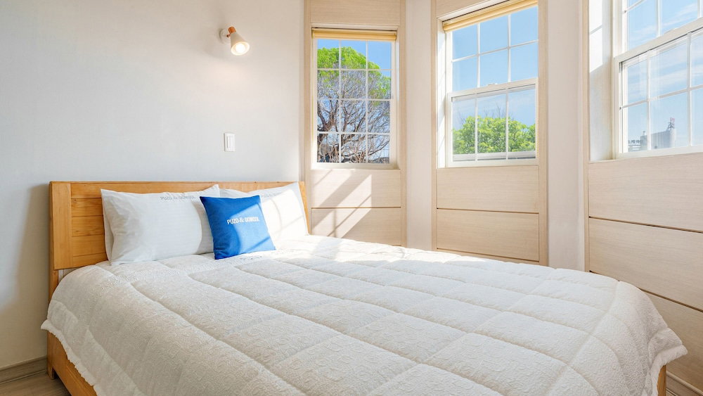 Geoje Peugeot Gomsol Petfriendly Pension, South Korea