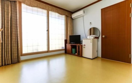 Naksan Crova Condotel, Yangyang, South Korea