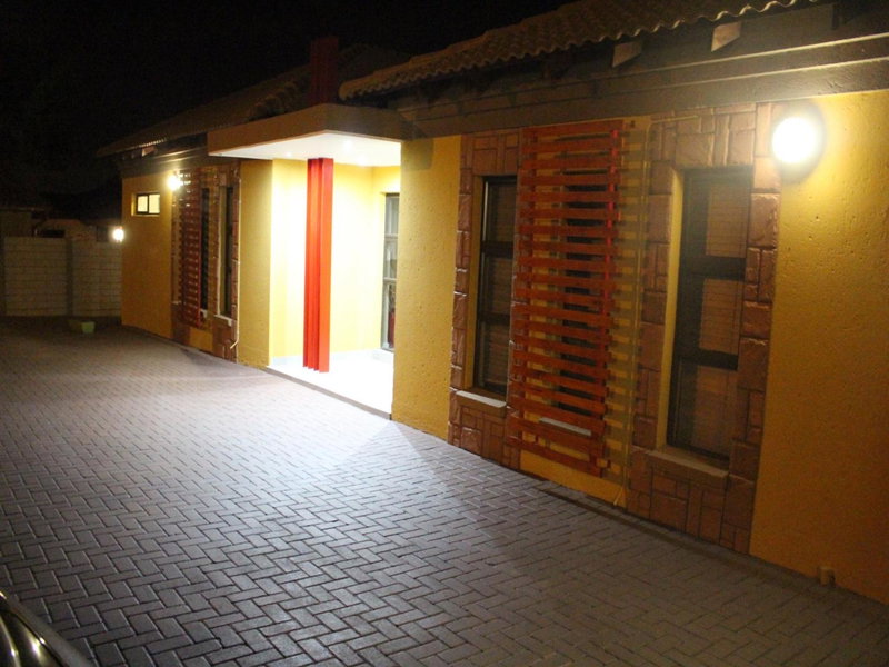 Divine Guest Lodge, Rustenburg, South Africa