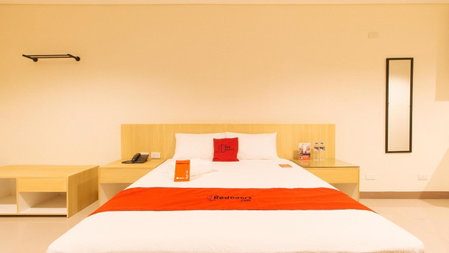 RedDoorz Plus @ Kaizen Suites Taft Avenue, Manila, Philippines