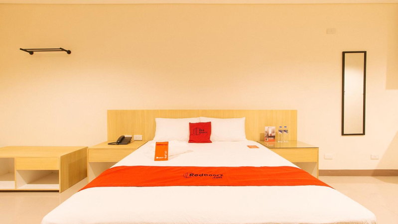 RedDoorz Plus @ Kaizen Suites Taft Avenue, Manila, Philippines