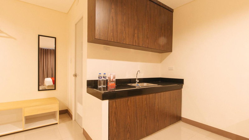 RedDoorz Plus @ Kaizen Suites Taft Avenue, Manila, Philippines