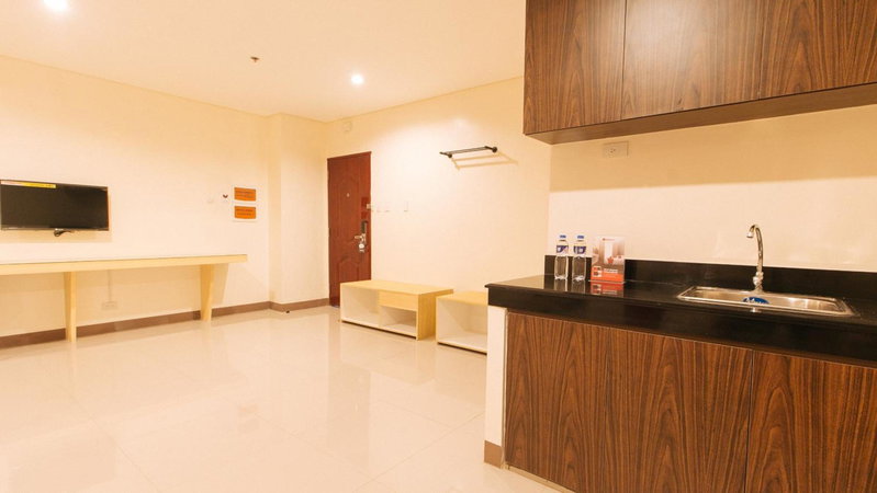 RedDoorz Plus @ Kaizen Suites Taft Avenue, Manila, Philippines