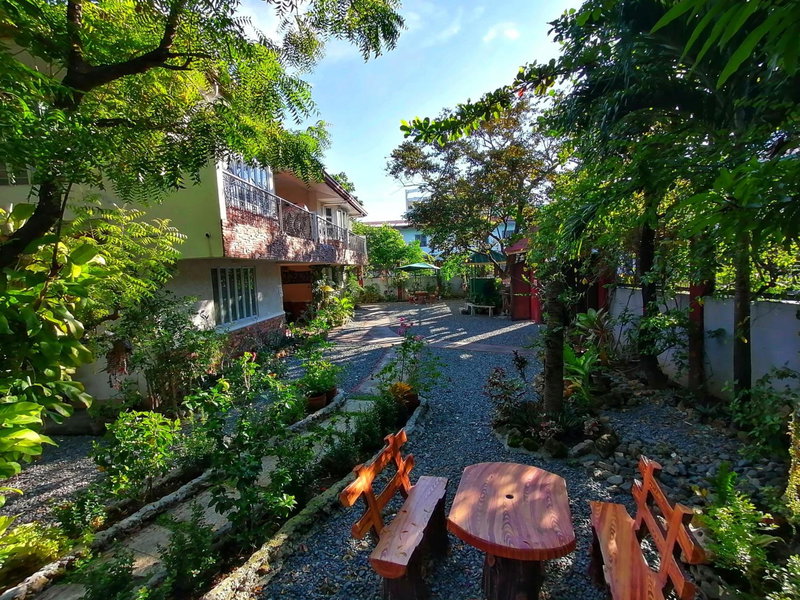 Monte Rio Gardens Bed & Breakfast, Alaminos, Philippines