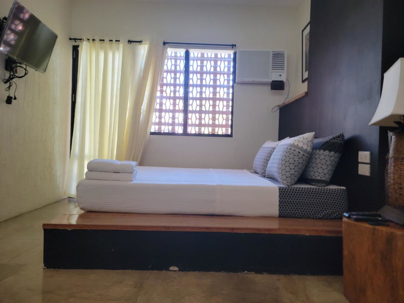 Ceda Guest House by HiveRooms, Pooc, Philippines
