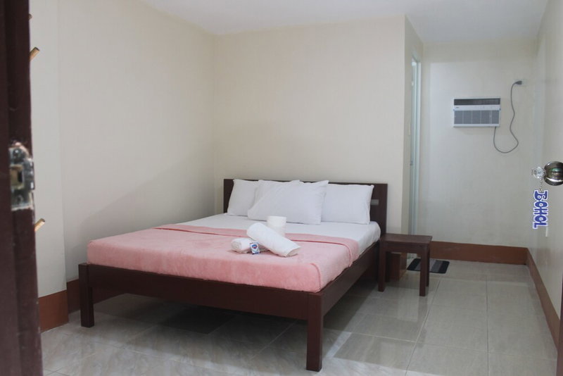 Oyo 1121 Junlyn Apartelle, Panglao, Philippines