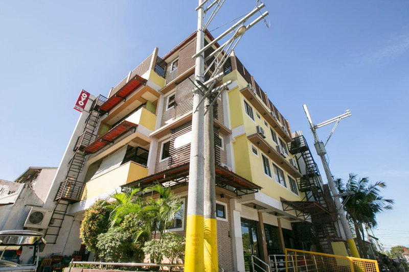 Rjat Guesthouse, Biñan, Philippines