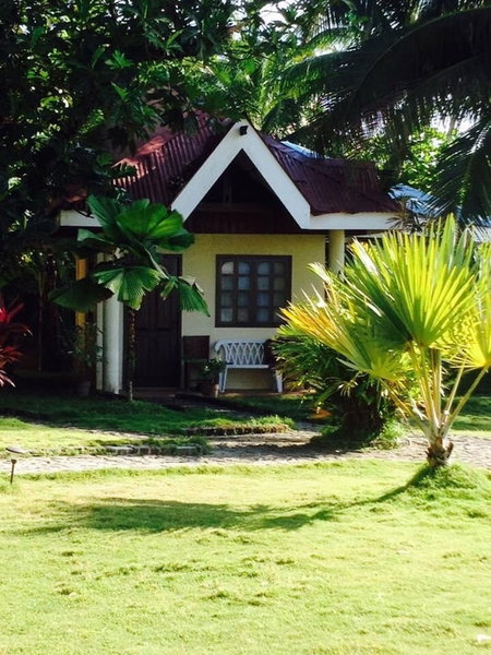 Puesta del Sol Beach Bungalows, Mambajao, Philippines