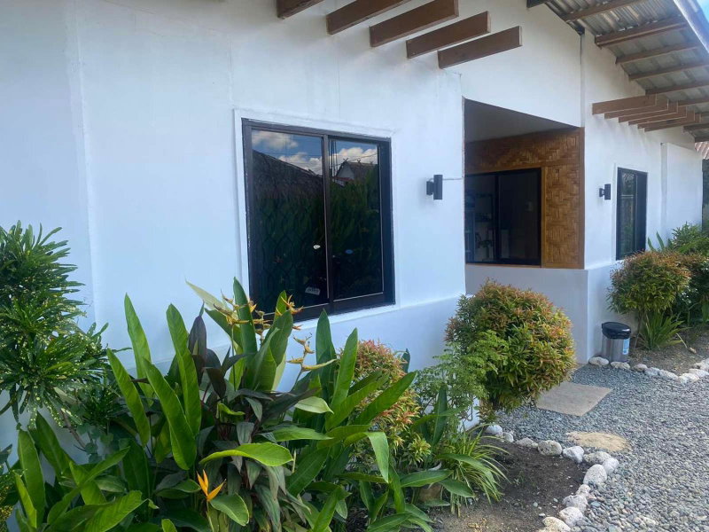Bonzu Homestay, General Luna, Philippines