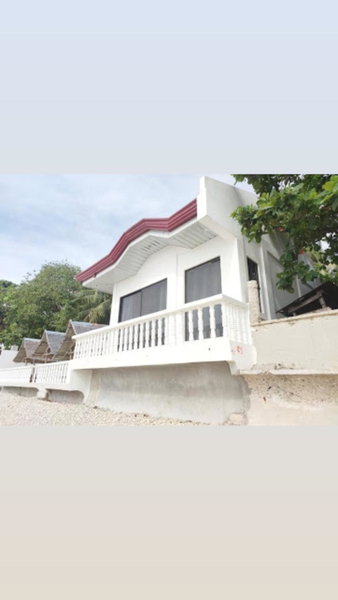 LUNA OSLOB TRAVELLERS INN - Beach Front, Oslob, Philippines