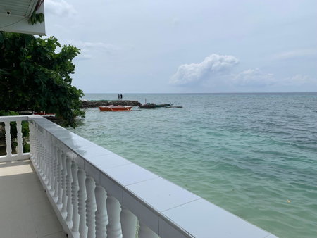LUNA OSLOB TRAVELLERS INN - Beach Front, Oslob, Philippines