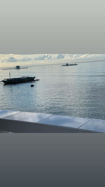 LUNA OSLOB TRAVELLERS INN - Beach Front, Oslob, Philippines