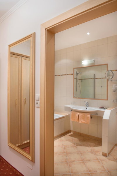 Hotel Gasthof Felsenkeller, Kufstein, Austria