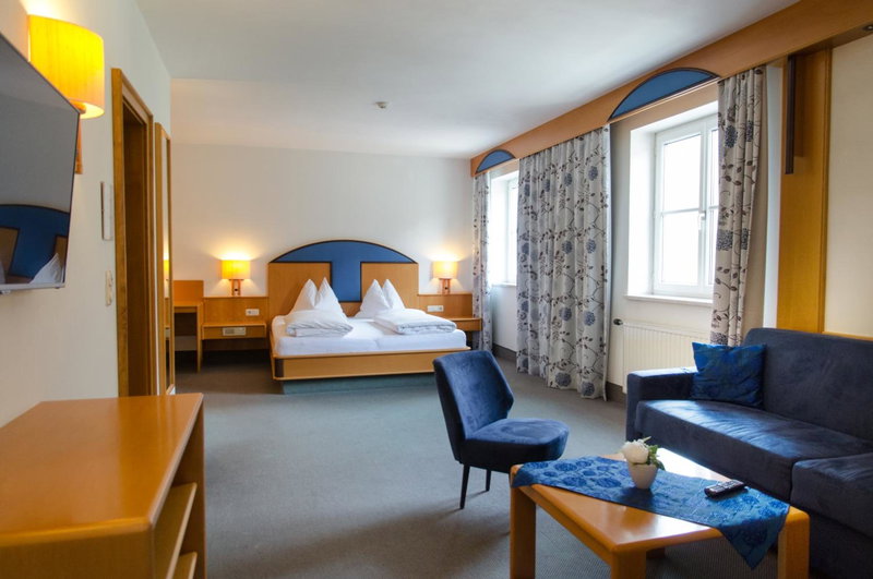 Gasthof-Hotel Goldenes Schiff, Engelhartszell, Austria