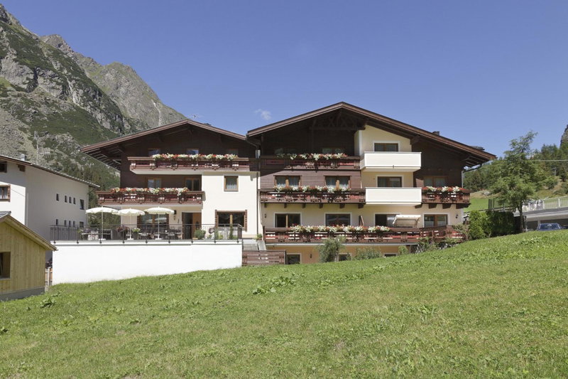 Hotel Garni Rifflsee, Sankt Leonhard im Pitztal, Austria