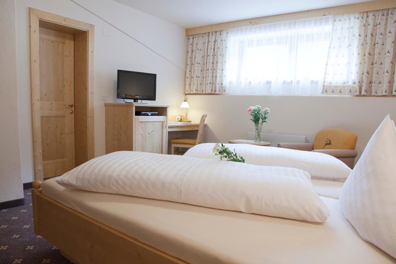 Hotel Garni Rifflsee, Sankt Leonhard im Pitztal, Austria