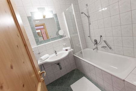 Hotel Garni Rifflsee, Sankt Leonhard im Pitztal, Austria